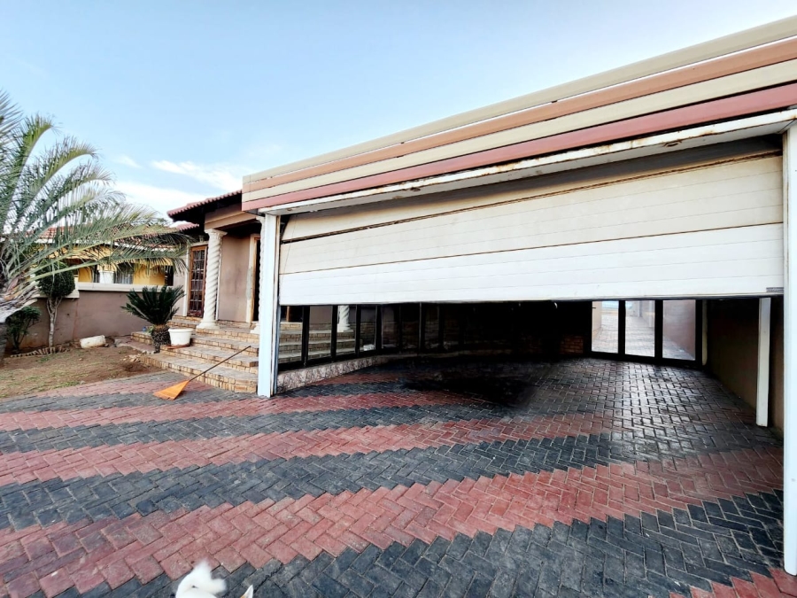 3 Bedroom Property for Sale in Tlhabane West North West